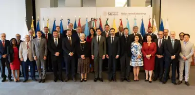 Velasco se reúne con embajadores de América Latina y el Caribe
