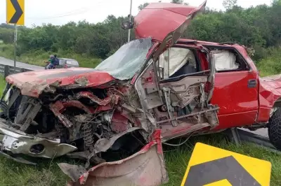 Vuelca y queda grave en accidente automovilístico en Monterrey
