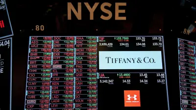 Wall Street cierra en verde: Dow Jones supera 50,000 puntos