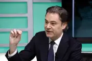 Acusa Nuño uso político del calendario escolar