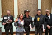 Ajolotizamos a U2: Brugada transforma concierto en protesta