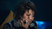 Alejandra Guzmán se quiebra al cantar tributo a Silvia Pinal
