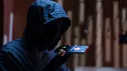 Alertan por páginas falsas de artistas que roban datos a fans