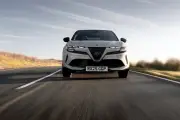 Alfa Romeo Junior: Herencia Incomparable en un Coche Compacto