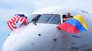 Aterriza en Miami primer vuelo directo de Venezuela en 7 años