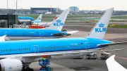 Azafata de KLM hospitalizada por posible contagio de hantavirus en Países Bajos