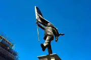 Banksy reaparece con nueva escultura en Londres
