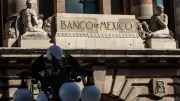 Banxico alerta por desaceleración económica más fuerte de lo previsto