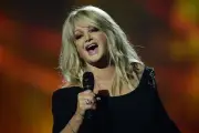 Bonnie Tyler revive tras paro cardíaco en pleno concierto