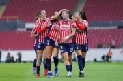 Chivas vence a Pachuca con récord histórico de Alicia Cervantes