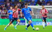 Chivas y Cruz Azul empatan 2-2 y dejan abierta la Semifinal