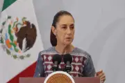 Claudia Sheinbaum niega estar entre la espada y la pared
