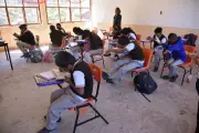 CNDH pide revisar recorte de ciclo escolar; advierte riesgos