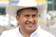 Comparece Leonel Godoy ante FGE Michoacán por caso Manzo