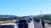 Comunidades indígenas bloquean cinco carreteras en Michoacán por seguridad