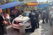 Conductor ebrio arrolla tianguis en Chilpancingo, deja heridos