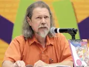 Dante Medina refuta acusaciones de inaccesibilidad y falta de estudio en su obra