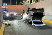 Dos volcaduras en distintos puntos de Monterrey