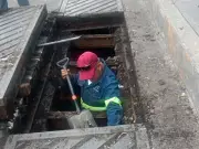 Ecatepec limpia bocas de tormenta ante lluvias y recupera espacios
