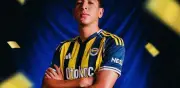 Edson Álvarez responde con gestos a pitidos en su regreso con Fenerbahce