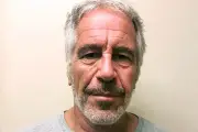 Epstein viajó a Colombia en 2002, reporta Migración