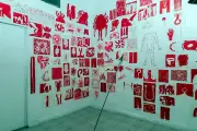 Exposición aborda violencia que no distingue géneros