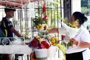Familias latinoamericanas celebran el Día de las Madres con alegría