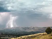 Frente frío 49 azota Coahuila con lluvias y riesgo de tornados