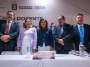 Gobernadora Yeraldine entrega medalla a docentes con 30 años de servicio en Sinaloa