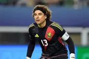 Guillermo Ochoa inicia su última concentración en el Tri