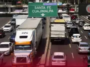 Hoy No Circula 13 mayo 2026: autos con engomado rojo no circulan en CDMX y Edomex