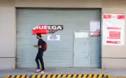 Huelga del Monte de Piedad llega a la Corte; ¿qué sigue?