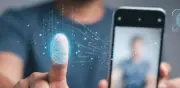 IA clona huellas dactilares desde selfies: alerta de expertos