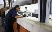 Jalisco: 3 municipios ajustarán cobros de trámites en 2026