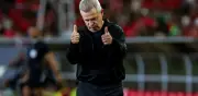 Jugadores del Toluca y Aguirre llegan al CAR justo a tiempo