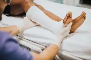 Las causas del disparo en precios de seguros médicos en México