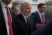 Lutnick afirma no recordar motivo de visita a isla de Epstein