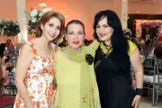 Mamás festejan su día con alegría y tradición en México
