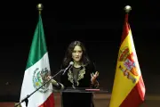 Morena denuncia injerencia de ultraderecha transnacional en visita de Díaz Ayuso