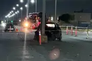 Muere al chocar contra anuncio en carretera a Colombia