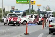 Muere mujer atropellada en Zuazua; conductor huye