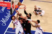 NBA: Knicks vencen 108-102 a 76ers y toman ventaja 2-0 en la serie