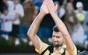 Novak Djokovic cae en Roma en su regreso tras lesión en el hombro