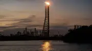Nuevo incendio en refinería de Dos Bocas alerta a Tabasco