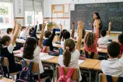 Padres exigen a NL rechazar recorte de horas de clases