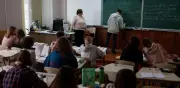 Padres y expertos rechazan fin anticipado de clases en México