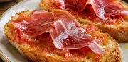 Pan tumaca con jamón serrano: un desayuno español fácil y delicioso