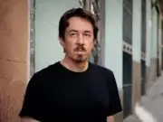 Pedro Mairal explora juventud, marihuana y escritura en 'Los nuevos'