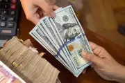 Peso se deprecia y cierra dólar en 17.33 esta semana