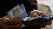 Pobreza en México baja, pero 7 de cada 10 no logran salir de ella